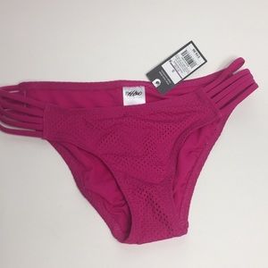 Mossimo Fuchsia pink bikini bottom. Hip straps.